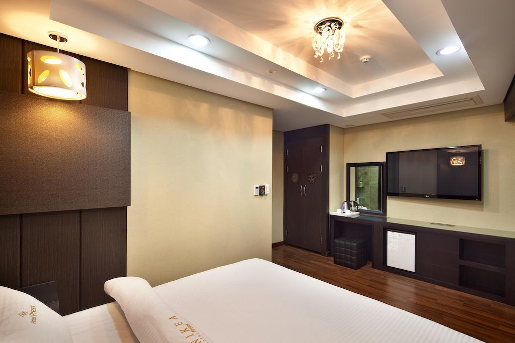 Press Hotel Pusan Pokoj fotografie